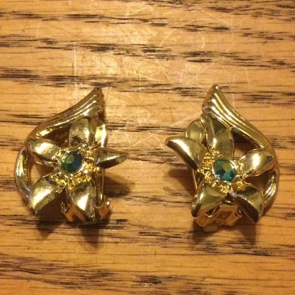 Vintage rhinestone flower earrings - Picture 1 of 3